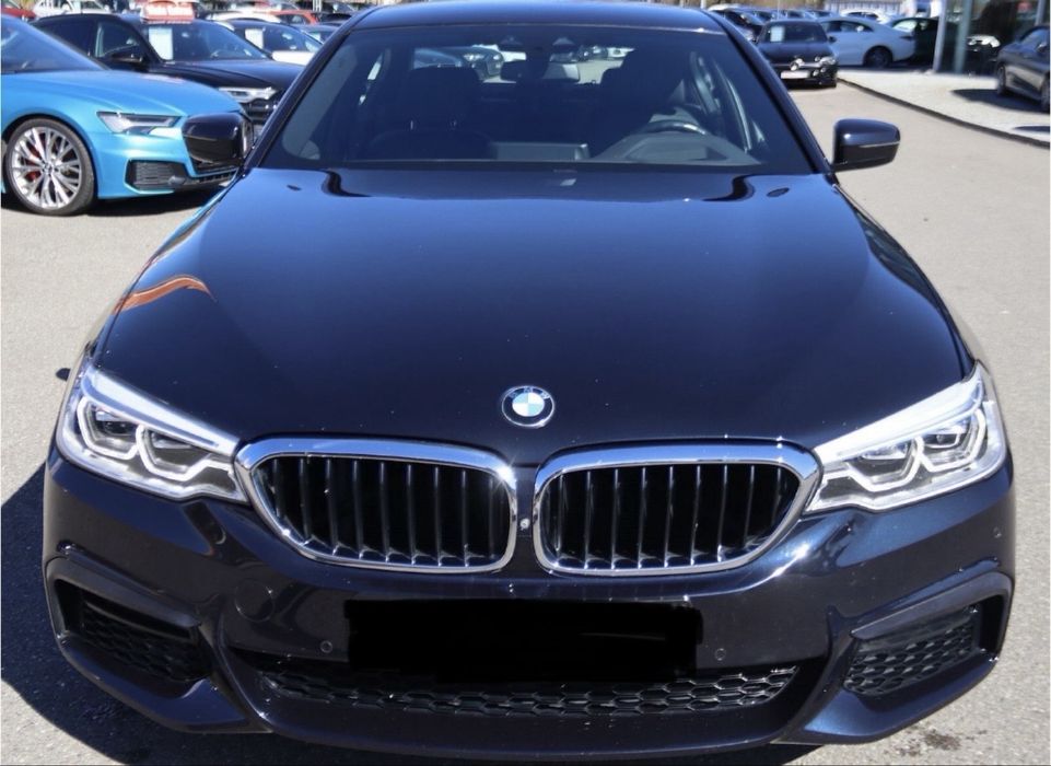 Dezmembrez BMW M5 F90, Seria 5 G30 / G31 4.4 Benzina, S63B44B