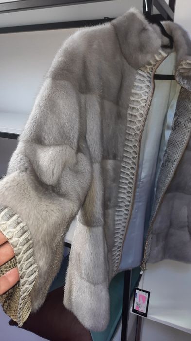Продам норковую шубу