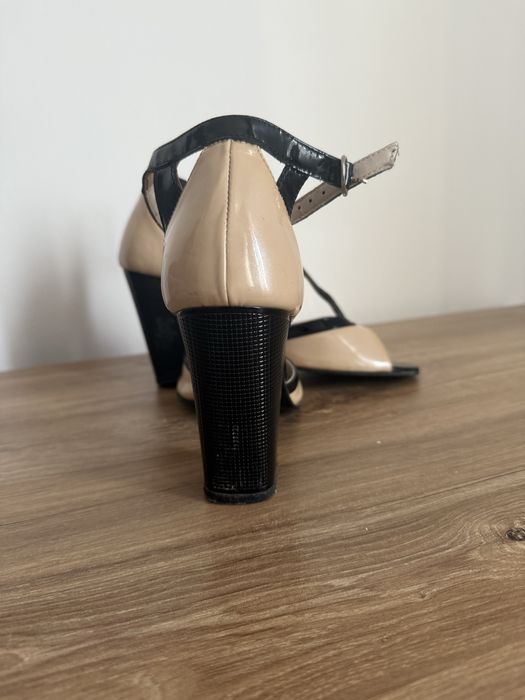 Pantofi dama  din piele eleganti  cu toc gros