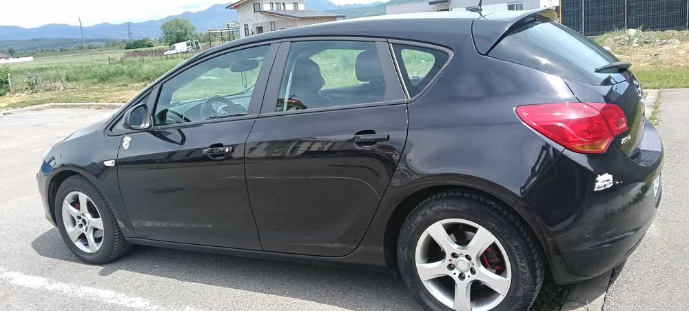 Opel Astra j 2011