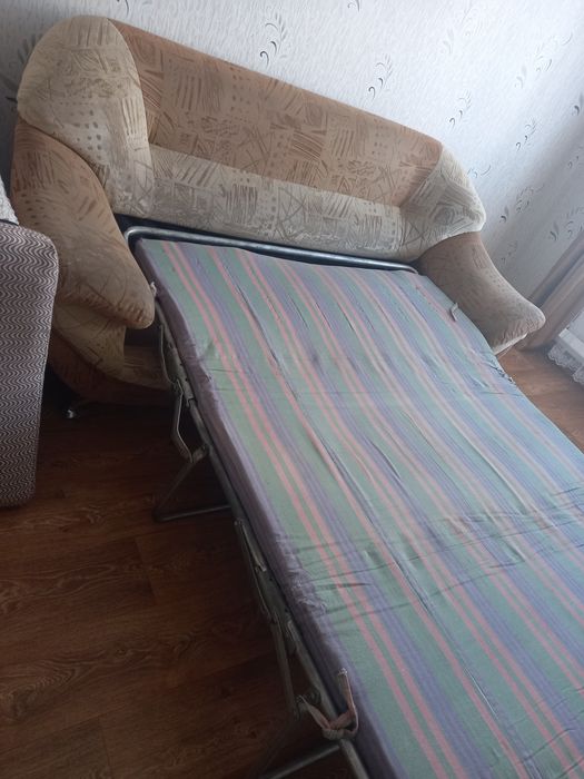 Продам     диван.