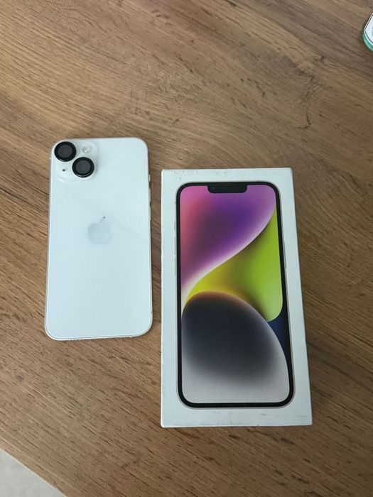 Айфон 14 в белом цвете