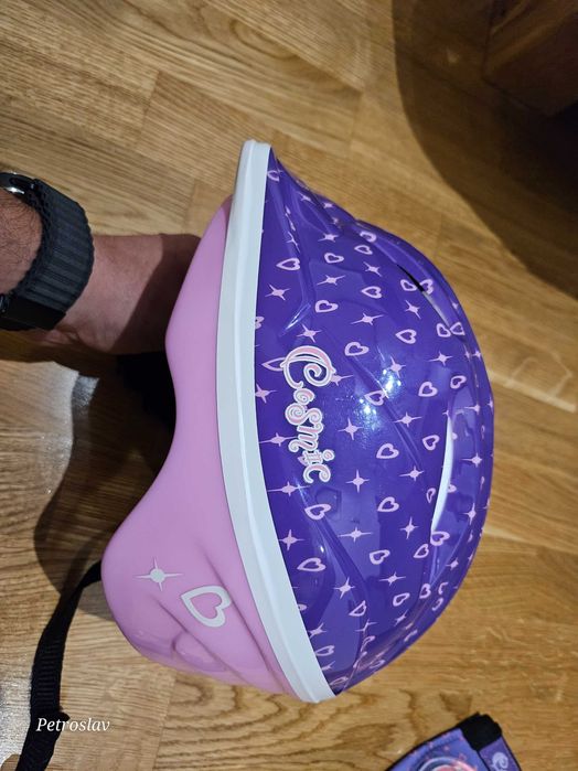 Детска каска за колоездене + наколенки