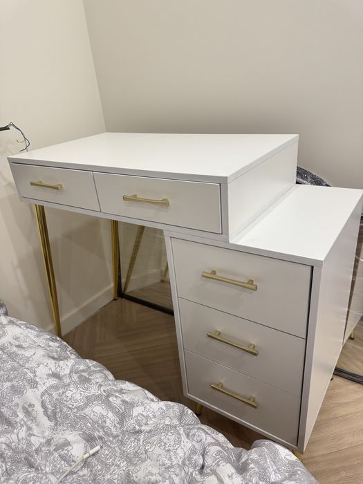 Туалетный столик