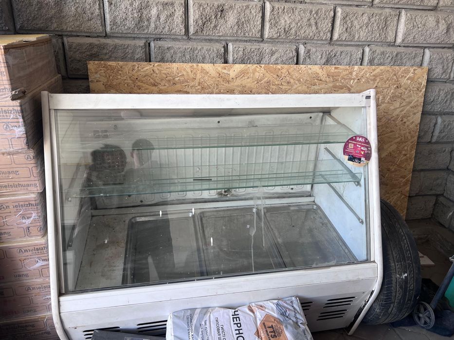 Витринный холодильник