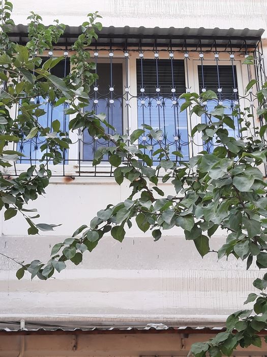 Установка  Козырьки + Белевые  роликов,  а также  РЕШЁТКИ !