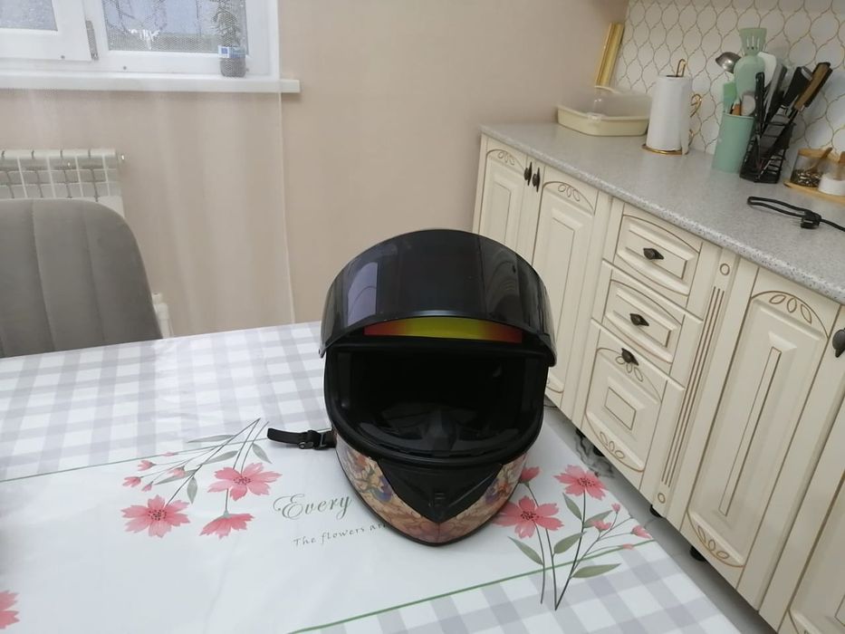 Продам шлем для мопеда