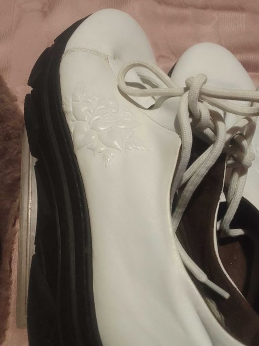 Туфли белые,кожаные