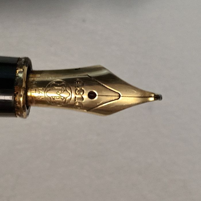 Stilou  Montblanc  meisterstuck