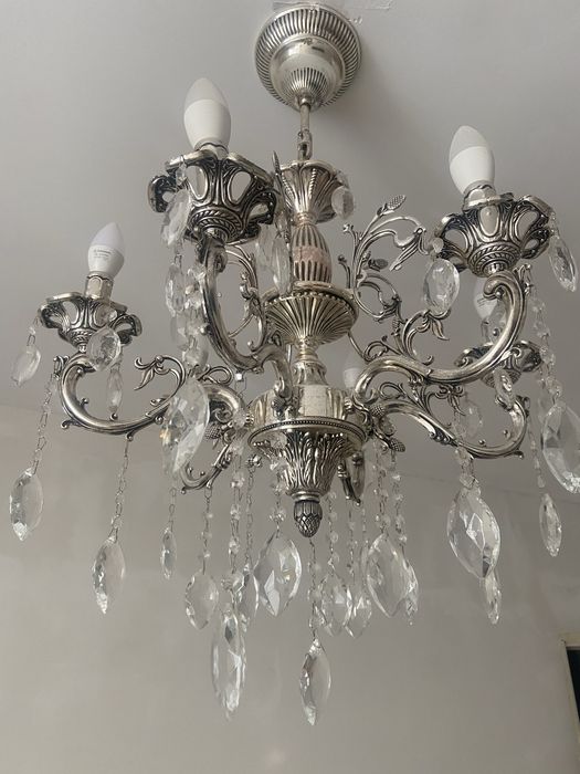 Люстра продантся