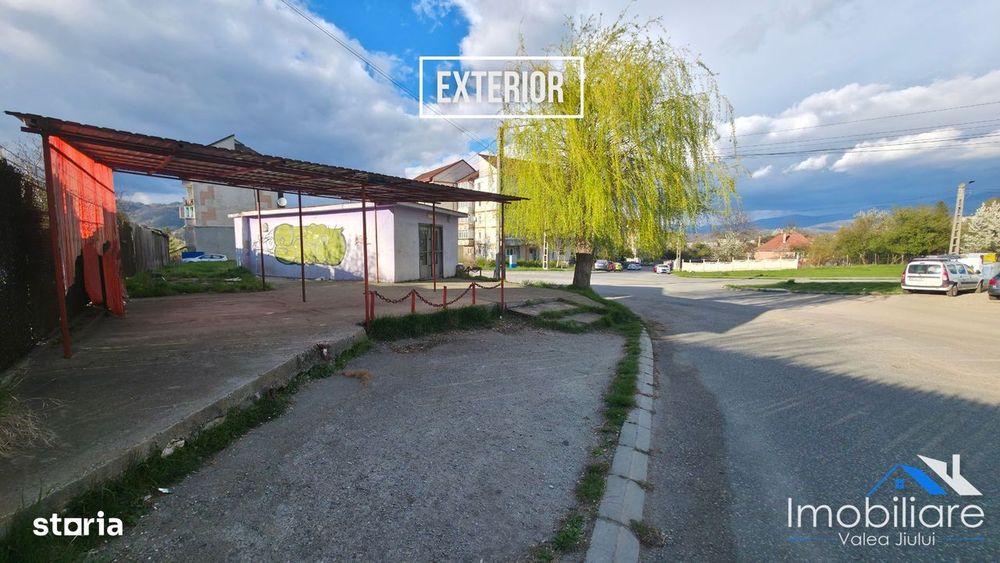 Teren intravilan + constructii - Vulcan | Str. Pinului | Acces stradal