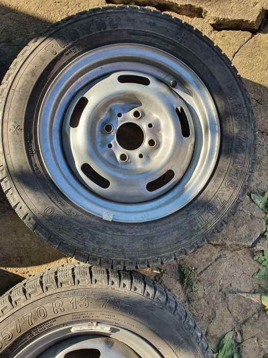 Гуми 165/70R13 и джанти за Лада 13 цола