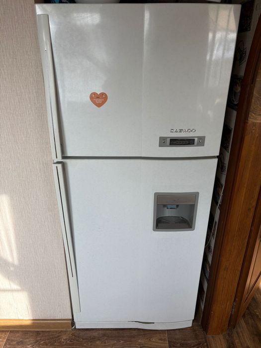 Холодильник продаем/отдаем