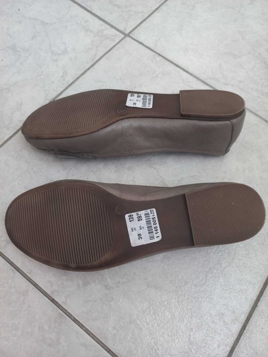 Нови обувки от Deichmann, естествена кожа, №39