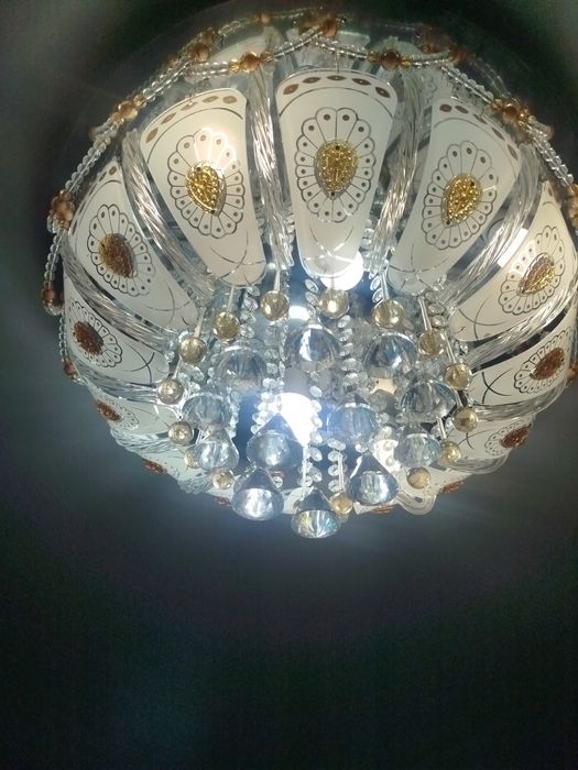 Продам люстру бу