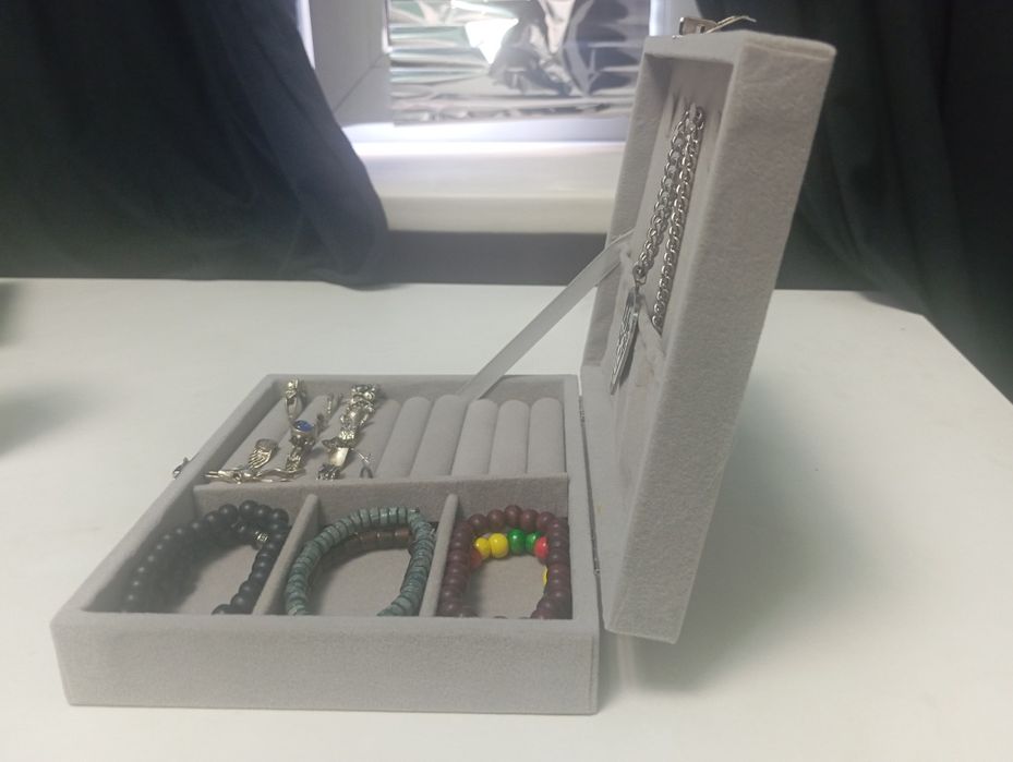 Бархатная шкатулка для украшений