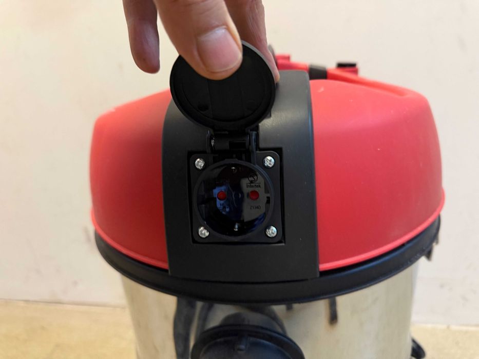 Прахосмукачка за сухо и мокро 1300W 30L RDP-WC04