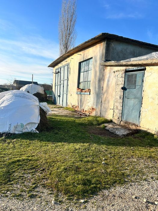 Vând teren intravilan