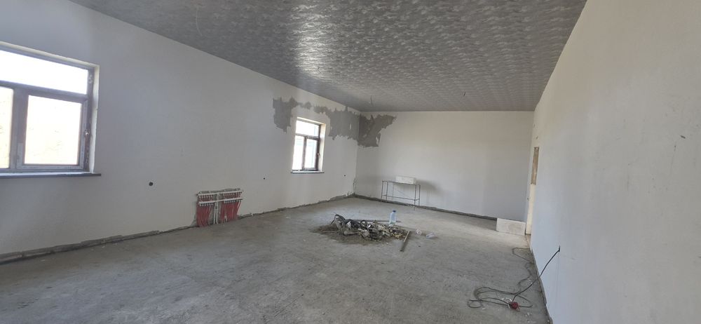 Савдо ва ишлаб чикариш учун таёр бино сотилади 130 m2