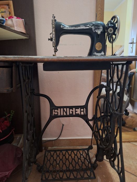 Masina de cusut Singer