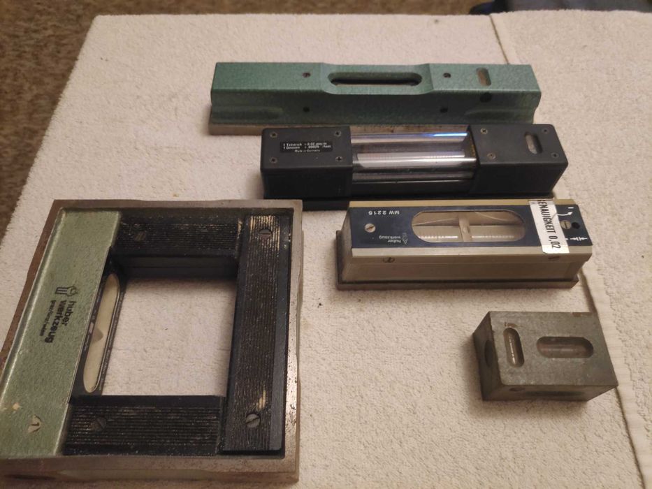 Нивелири машинни