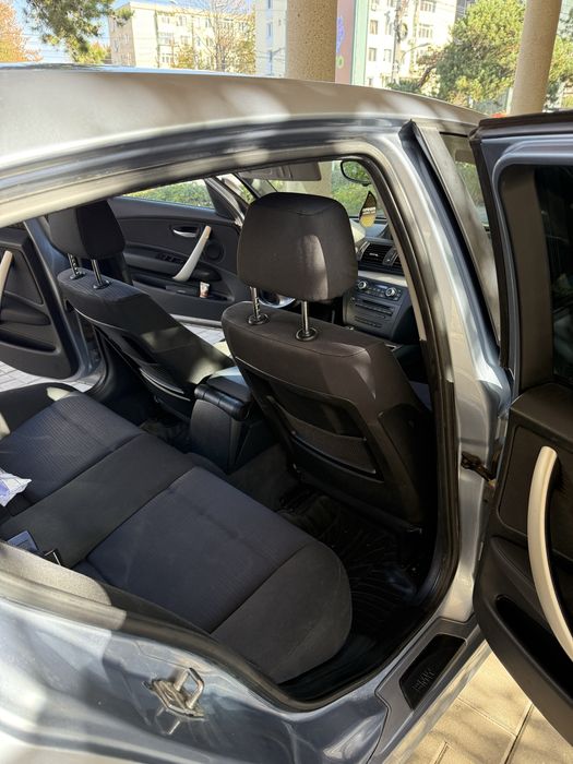 Vand/ Schimb cu Vivaro- Bmw seria 1  - 2011