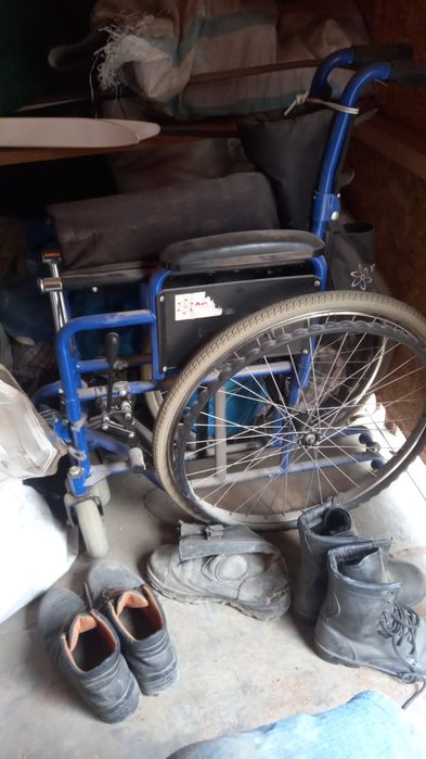 Продам инвалидную коляску