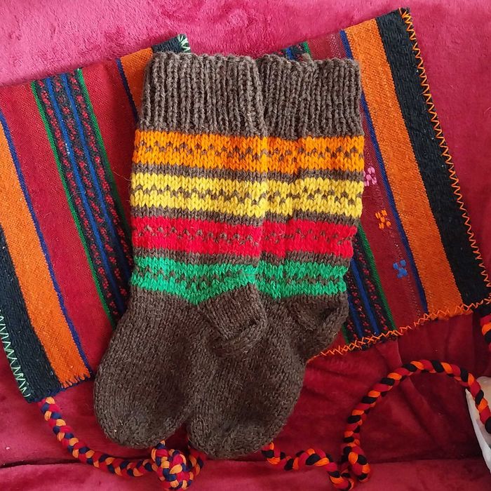 Вълнени чорапи налични и по поръчка