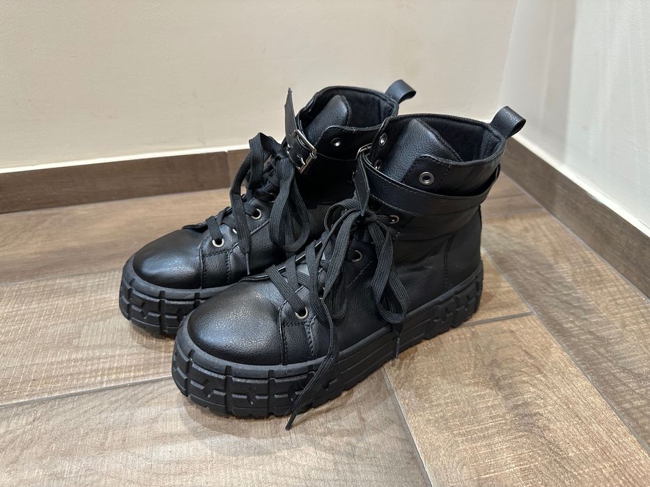 Дамски черни кубинки в размер 39