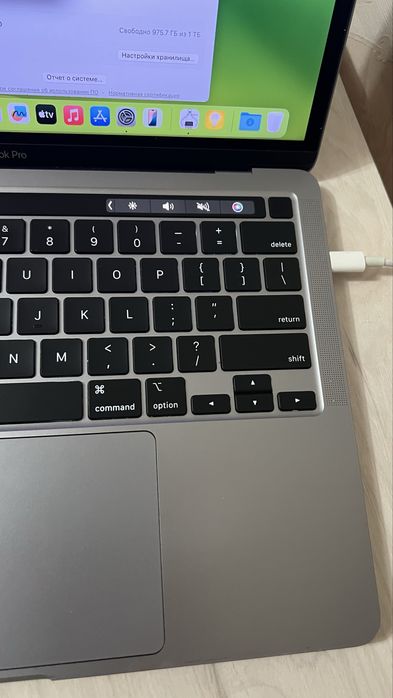 Продам MacBook Pro 13,2020 (1TB)