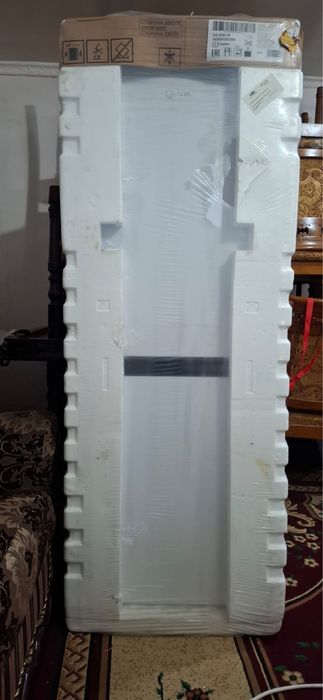Новый холодильник в упаковке!