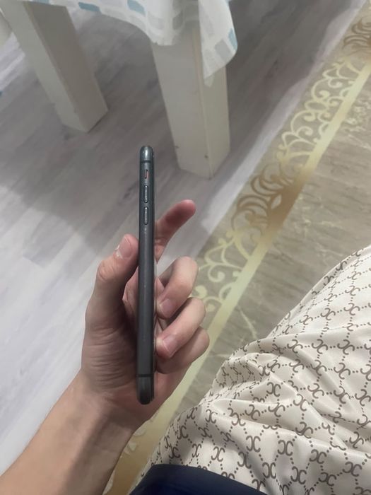 Айфон 11 70к срочно