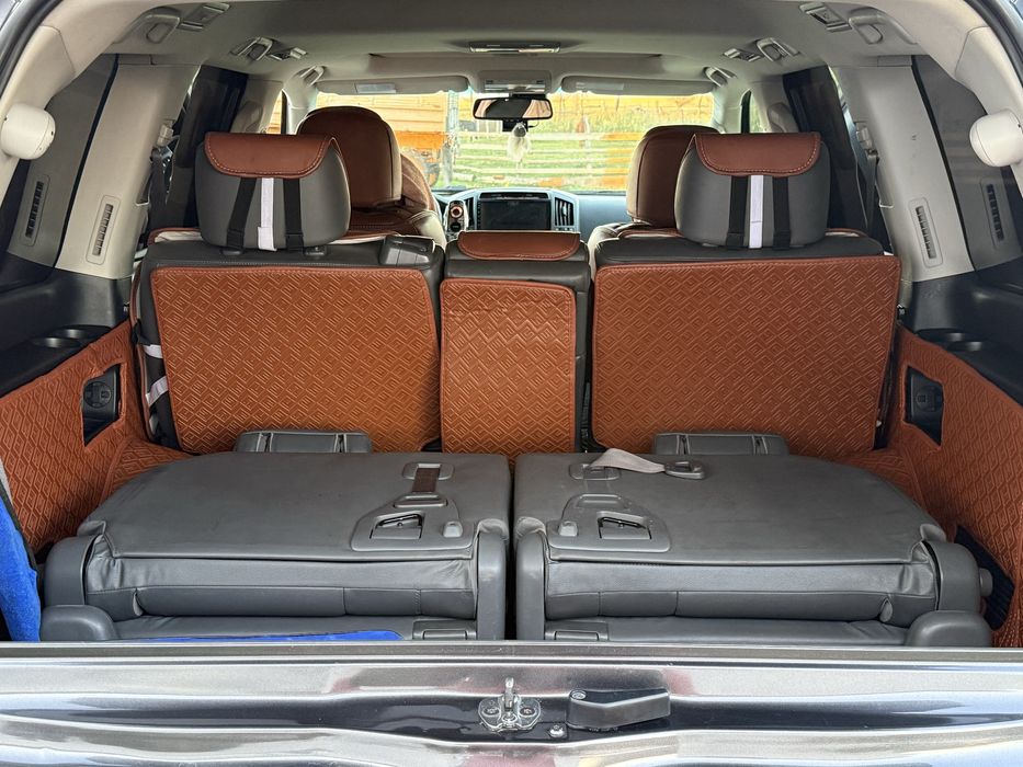 Toyoto land cruiser 200