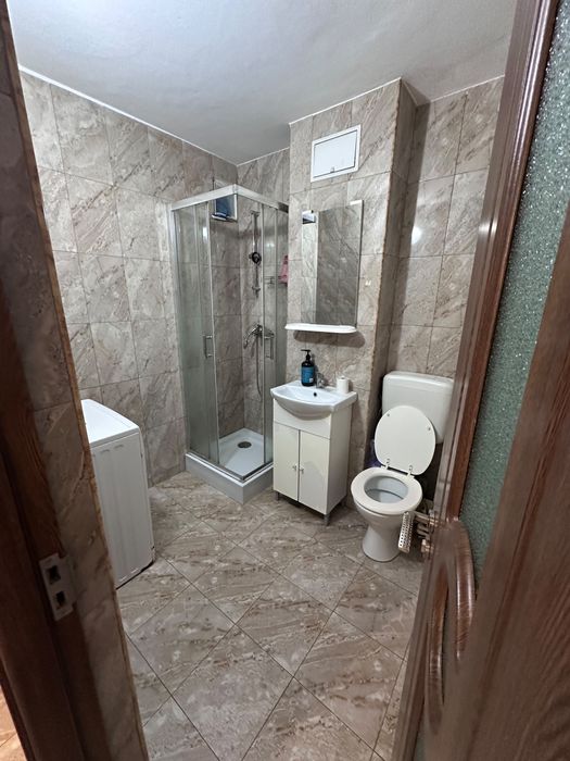 Inchiriez garsoniera capat la unu
