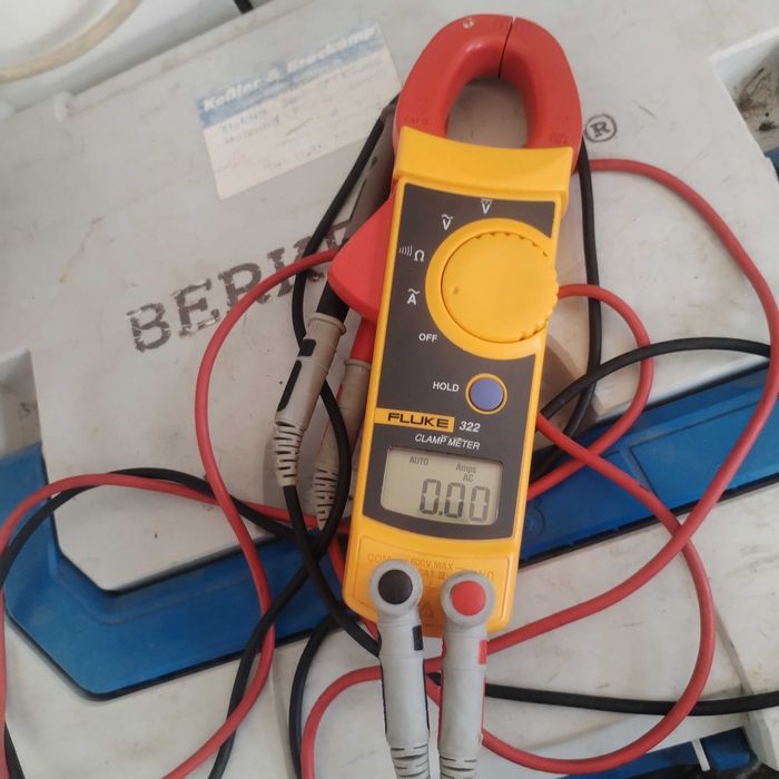 Fluke 322 clampmetru