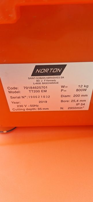 Електрическа машина за рязане на плочки Norton Clipper TT200 EM 800 W, Ø 200x 25.4 мм, куфар