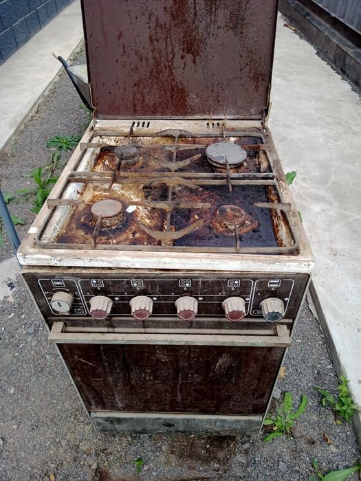 Газовая плитана пропане, рабочая.