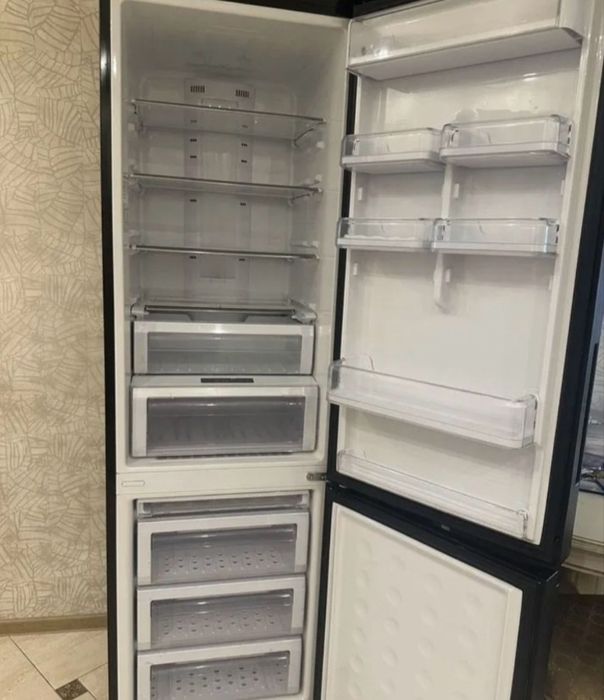 Отдам холодильник Indesit