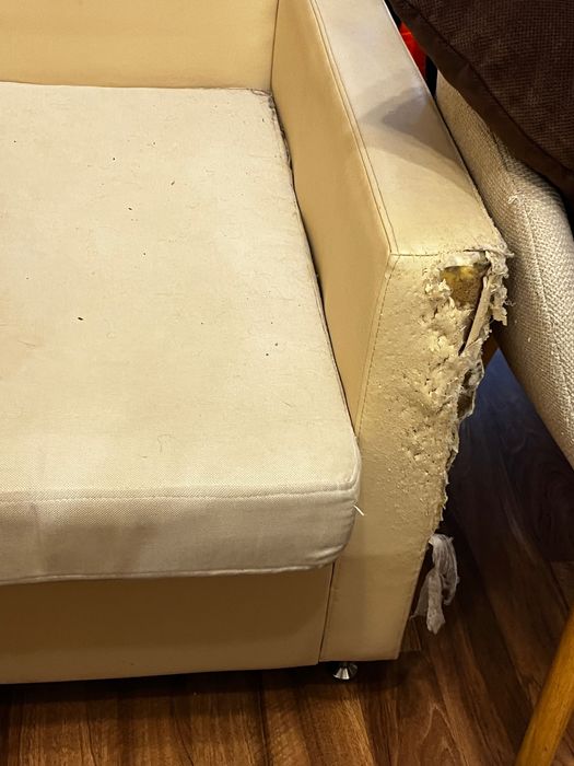 ПОДАРЯВАМ Две диванчета и два матрака