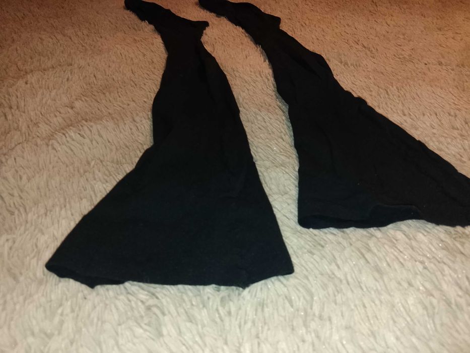 ПРОДАМ ЖЕНСКИЕ ЧУЛКИ ! Черные. Материал очень плотный капрон. Новые !