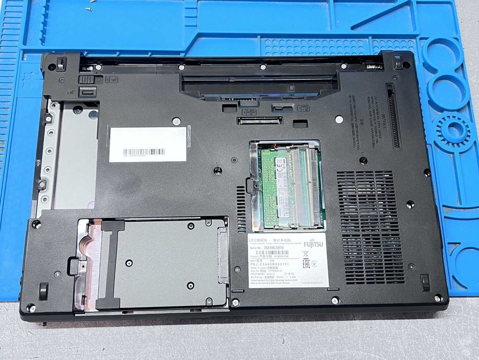 Реновиран лаптоп Fujitsu LIFEBOOK E546 14" i3-6100U 8GB 130GB