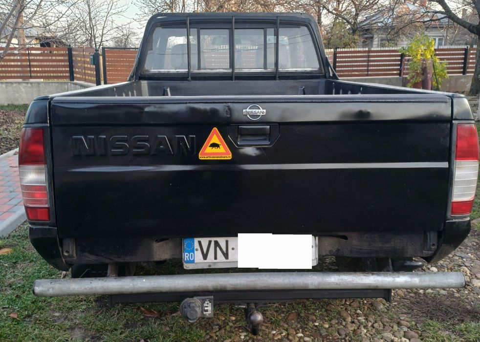 Vând Nissan Navara