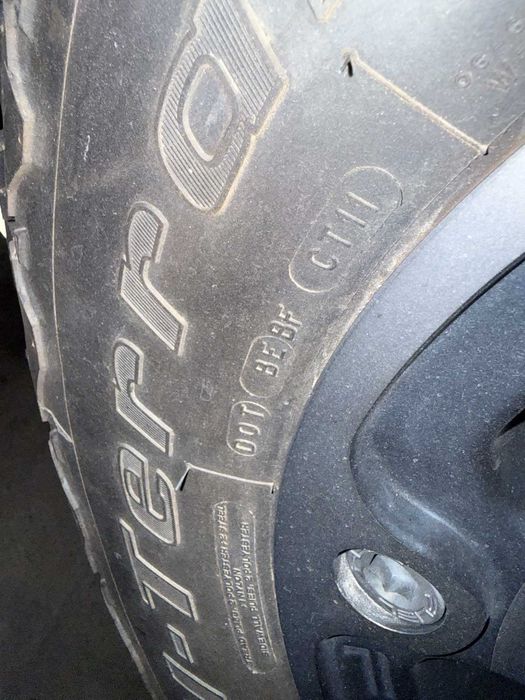 BFGoodrich All-Terrain KO2, размер 285/70/17. ДОТ 4920, карани около 40 000 км