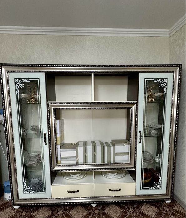 Шкаф стенька почти новый