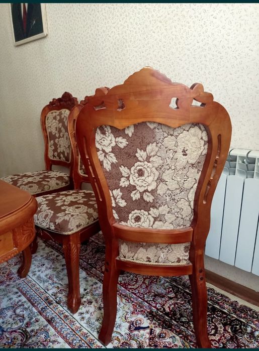 ПРОДАМ Стол и 6 стульев, при покупке горка в подарок