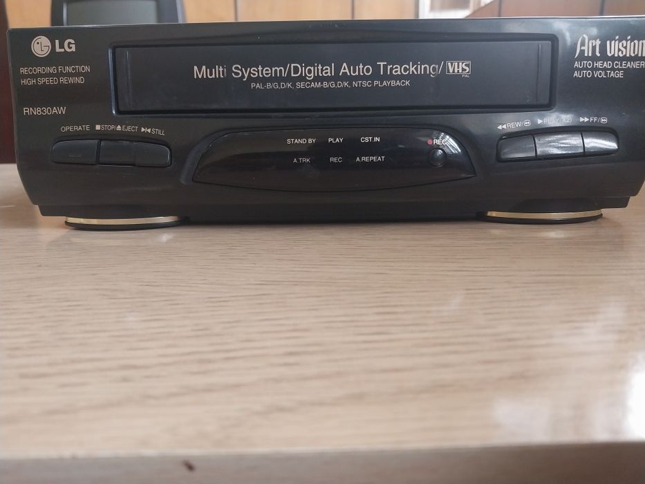 LG RN830AW VHS videomagnitofon sotiladi
LG RN830AW original VHS videom