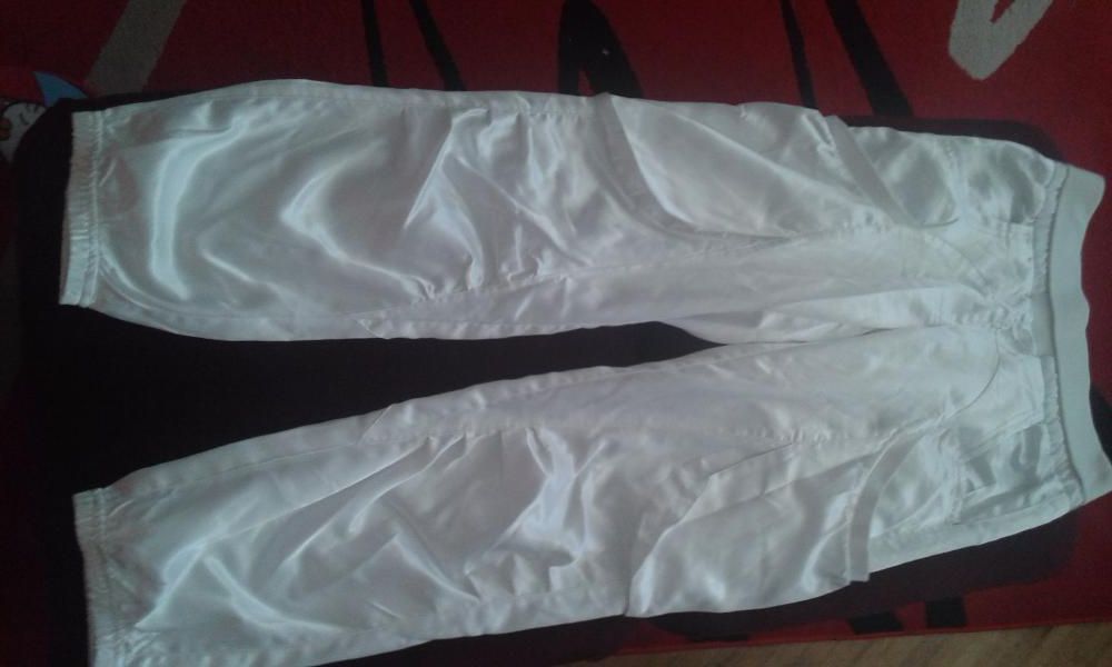 Бял сатенен панталон Fox kids ръст 158см