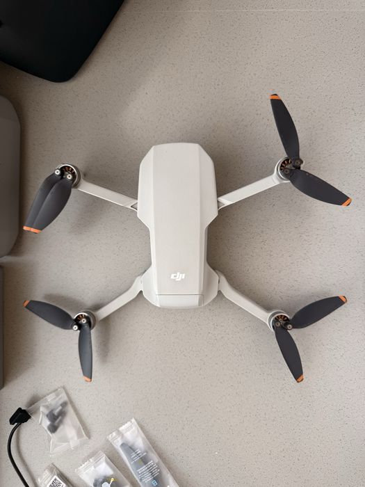 Dji mini 2 (fly more combo)