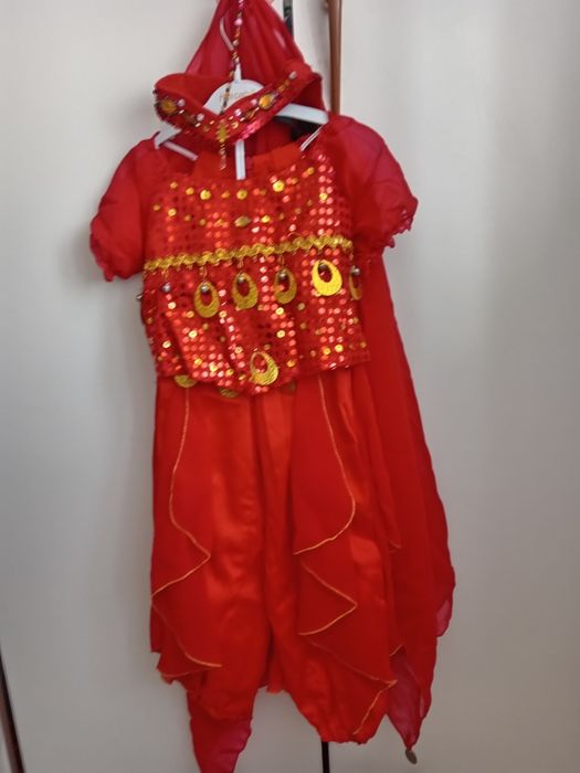 Продам детские костюмы