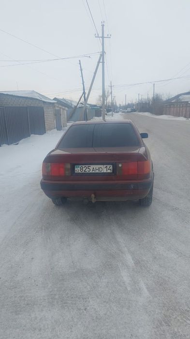Audi 1991 красная